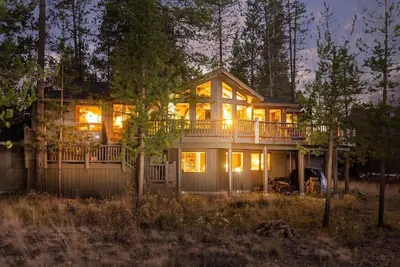Image de Your Own Sunriver Lodge on the Edge of the Forest - A/C -10 Sharc Passes! !