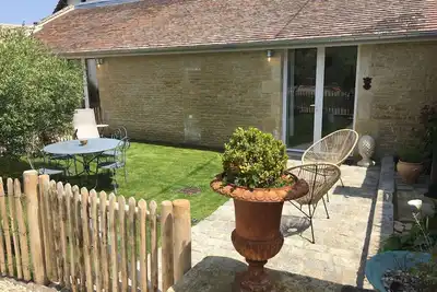 Image de Maisonnette de charme jardin et poêle à bois 250 m plage