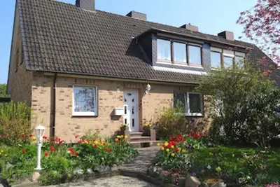 Image de Cozy vacation apartment on the sunny side of the Kiel Fjord.