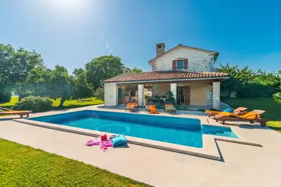 Villa Benina Rossa with large garden