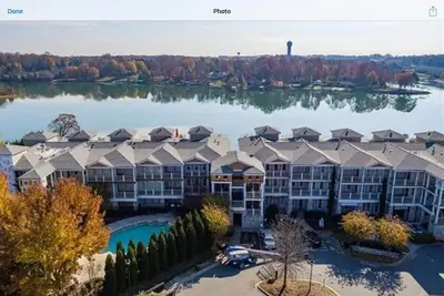 Image de Lake Norman Waterfront Penthouse Condo