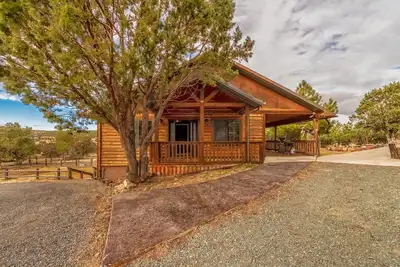 Image de Wild Mustang's open-concept great space w\/ Hot Tub & Ping Pong