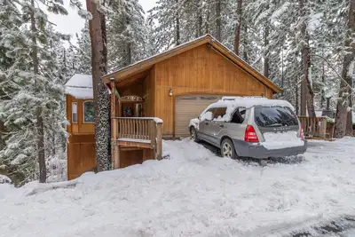 Image de ❋ New! Snowy Mountain Forest Escape ❋ Truckee