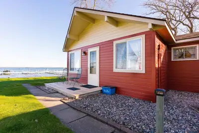 Image de Resort Living on 175ft of Sandy Beach on Ottertail Lake, Mn. - Cabin #1