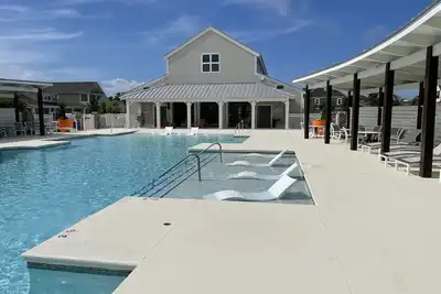 Image de \"Salty Air\" Townhome in Beau Coast, Beaufort Nc
