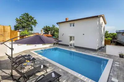 Image de Superbe maison à Labin avec WiFi