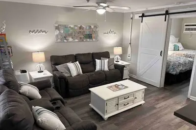 Image de Carolina Blue Condo - Easy access to Beach 4 Fun!