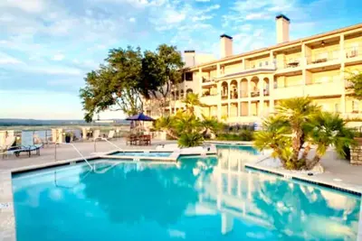 Image de Relaxing Moments Getaway at Lake Travis Island Tx