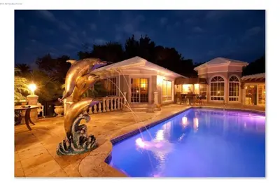 Image de Waterfront Bay Side- Luxury Home-Guest House w-Beach-Dock-Pool in Key Largo Fl