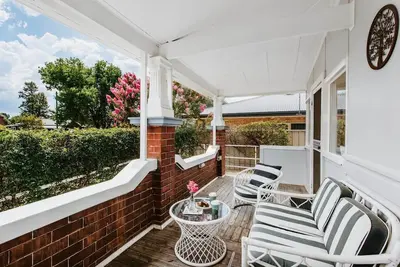 Image de Court House Hideaway Country Comfort in Town
