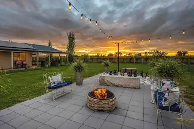 Image de Vineyard Cottage A Golden Escape among the Vines