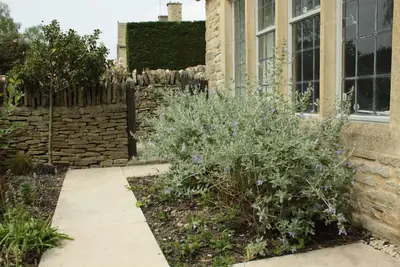 Image de Traditional Cotswold stone cottage with wonderful views and log burning fires