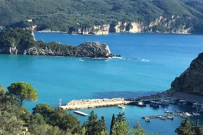 Image de Cottage, walk to beach and tavernas, stunning sea and mountain views