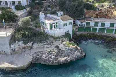 Image de Beach house Sa Barca with sea view and only a few steps to Cala SantanyĂ