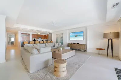 Image de Incredible Oceanfront Oasis on 7 Mile Beach at The Ritz-Carlton