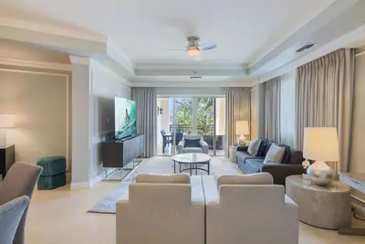 Image de Luxurious Apartment located at The Ritz-Carlton steps from Seven Mile Beach