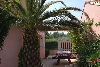 Image de Agréable maison avec grande terrasse proche de la mer
