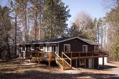 Image de 4Br 2Ba Newly Renovated Cabin on Chippewa Flowage with New Dock!