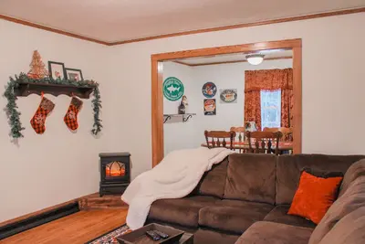 Image de Explore the Up, Experience Nature, and Cozy Up!