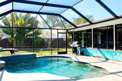 Image de 1lvl, htd pool, 4 bd, 2. 5bth, 2 king, sunroom, private, close2beach! No Dmg
