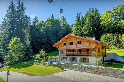 Image de Chalet Riparian - séjour skis aux pieds pour 12 avec spa - Ovo Network