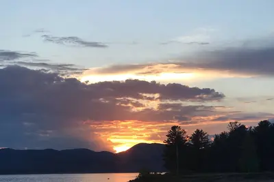 Image de Great Sacandaga Lake - 5 minute walk to sandy beach