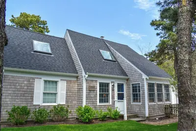 Image de Updated, bright and cheery 3 bedroom, 2 bath home