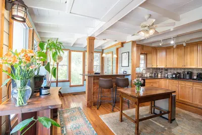 Image de Spectacular Oceanview Home w Hot Tub; Steps to the Beach 5 Blocks from Center St