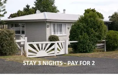 Image de Central - Walk to Town and Lake! *No Service Fee*