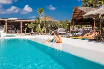 Image de Cozy Eco Garden Cottage, 300mt Sand Beach, piscine, jardin