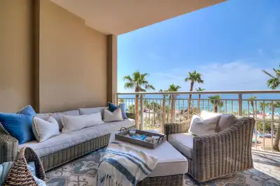 Image de Indigo East 303-Beachfront with Luxurious Interior