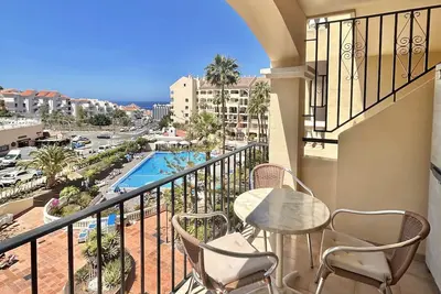 Image de Pool and Sea view Studio in Castle Harbour (C010)