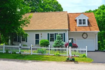 Image de In-Ground Pool, Close to Beach/Vineyards, Wickford, Newport & Narragansett