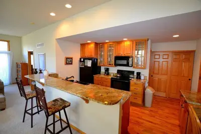 Image de Luxury Condo with A/C – close to Rmnp