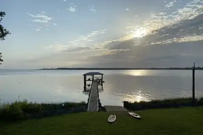 Image de Private intracoastal home with dock and ramp. Dolphins, fish, boat, swim & more