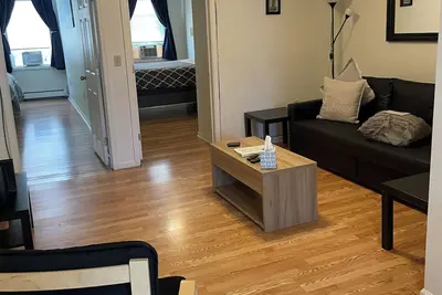 Image de Stylish 2br Retreat Steps from Thayer gate Free private parking/WiFi