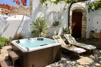 Image de Avli Traditional Home with Private Jacuzzi