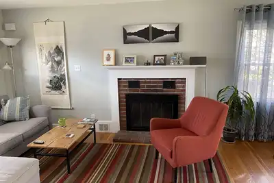 Cute downtown cottage -- highly desired