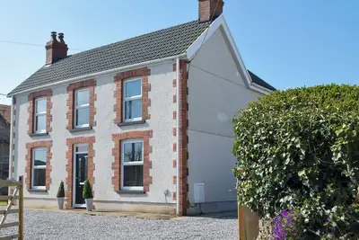 Image de 4 bedroom accommodation in Gower