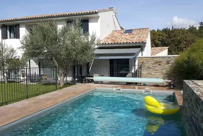 Image de Villa spacieuse, moderne et remplie de lumière