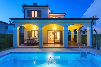 Image de Superbe Villa Rosa de 3 chambres avec piscine privée