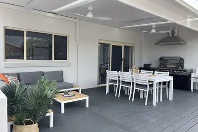 Image de Blue Bay - Close to Fingal Bay Beach. Mid Week Stay Special Now On.