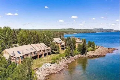 Image de Come experience the panoramic majesty & serenity of Lake Superior!