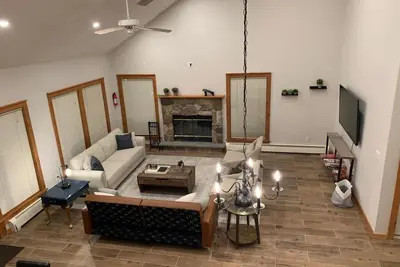Image de Grand Cabin Retreat ** 2 Minutes to Slopes!