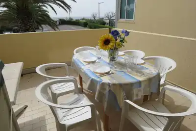 Charmant T2 de 40m² en front de mer avec loggia, terrasse et parking privé - Sète