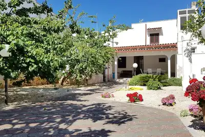 Image de Cas'Etta - detached house with garden, 4 bedrooms and 2 bathrooms, sleeps 9.