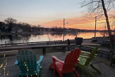 Image de Beach House - relax on the deck  -  stunning sunrises!