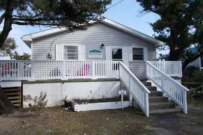 Image de Sweet Waterfront Cottage, 4 person limit