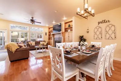 Image de The Grand Village Chalet at Big Bear- Hot Tub- Games