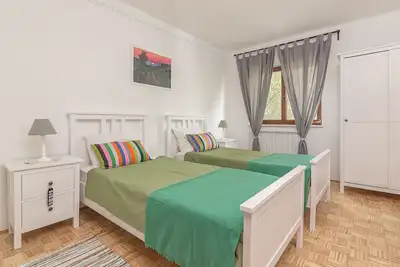 Image de Room with two single beds